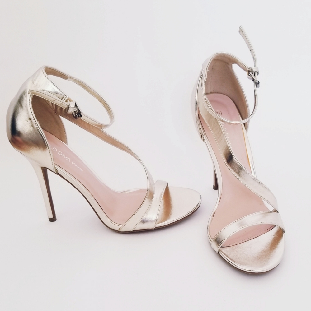 Gold Womens Heels Sizes 7 by Wild Diva